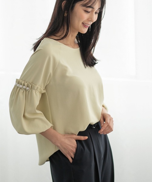 OPAQUE.CLIP（オペークドットクリップ）の「◆パール調ボタンスリーブサテンブラウス【洗濯機洗い可】（シャツ/ブラウス・レディース・ブラック/イエロー系その他/ライトグレー/グリーン系・36/38/40）」の18枚目の写真