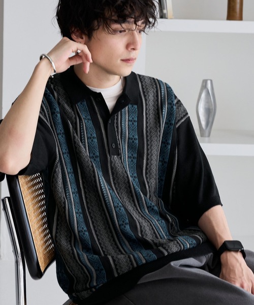 MONO-MART（モノマート）の「レトロジャガードストライプ ルーズニットポロシャツ（ポロシャツ・メンズ・ネイビー/アイボリー/グリーン/サックスブルー/ブラック/モカ/ブラック系/ナチュラル・M/L/S）」の3枚目の写真