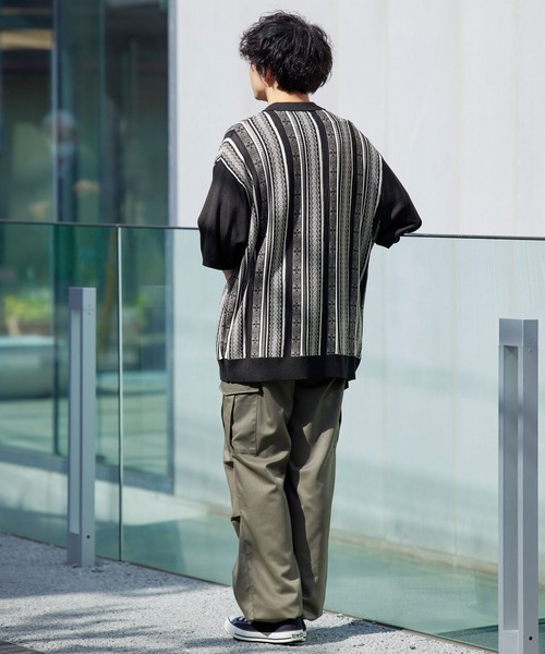 MONO-MART（モノマート）の「レトロジャガードストライプ ルーズニットポロシャツ（ポロシャツ・メンズ・ネイビー/アイボリー/グリーン/サックスブルー/ブラック/モカ/ブラック系/ナチュラル・M/L/S）」の12枚目の写真