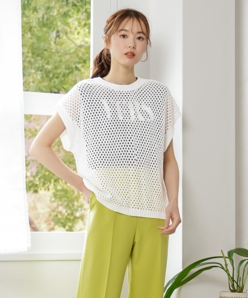 SMILE LAND(スマイルランド)の「大きいサイズ 透かし編2WAYニットプルオーバー(ニット/セーター・レディース・ブラック/オフホワイト・5L~6L/L~LL/3L~4L)」の1枚目の写真