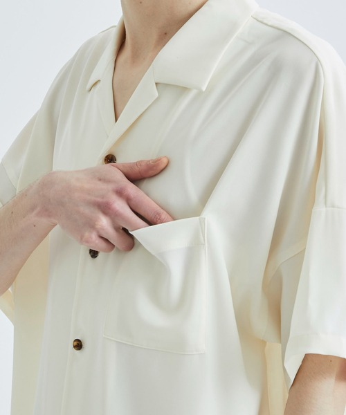 ATTACHMENT(アタッチメント)の「STUDIOUS別注 DROP SHOULDER OPEN COLLAR S/S SH(シャツ/ブラウス・メンズ・ブラック/ネイビー/キナリ・1/2)」の8枚目の写真