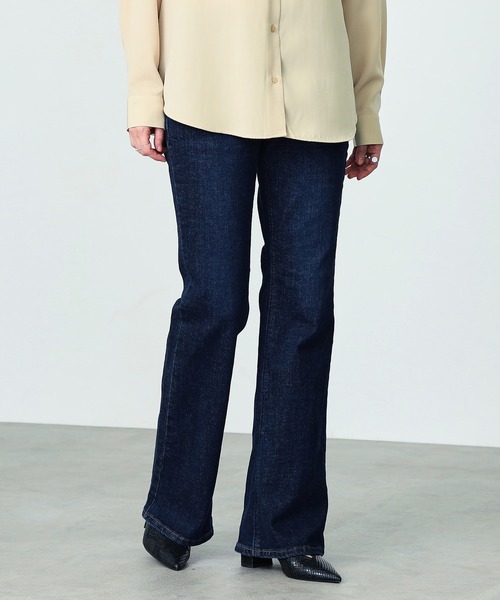 EDWIN（エドウィン）の「EDWIN LADIES インターナショナルベーシック ブーツカットデニムパンツ（デニムパンツ・レディース・インディゴブルー/ダークインディゴブルー/ライトインディゴブルー・29/30/31/34/28/32/33）」の17枚目の写真