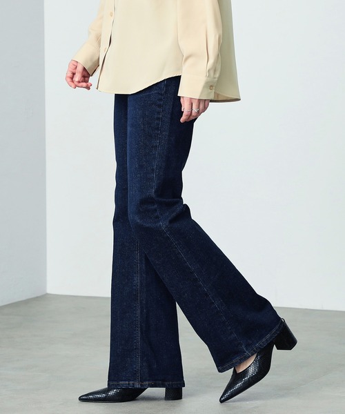 EDWIN（エドウィン）の「EDWIN LADIES インターナショナルベーシック ブーツカットデニムパンツ（デニムパンツ・レディース・インディゴブルー/ダークインディゴブルー/ライトインディゴブルー・29/30/31/34/28/32/33）」の14枚目の写真