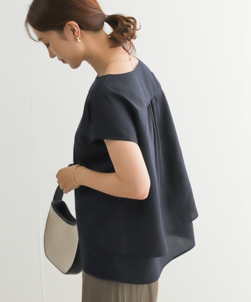 URBAN RESEARCH DOORS（アーバンリサーチドアーズ）の「『UR TECH Smart Linen Touch』レイヤードフレンチブラウス（シャツ/ブラウス・レディース・ベージュ系その他/ネイビー・MEDIUM）」の2枚目の写真