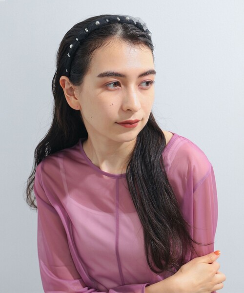 Ray BEAMS（レイビームス）の「Holly Jackie / ランダム パール カチューシャ（カチューシャ・レディース・ブラック/ベージュ・ONE SIZE）」の4枚目の写真