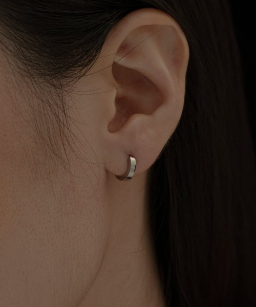 novice（ノーヴィス）の「【novice】Hinged Mini Hoop Pierce［Stainless］（ピアス（両耳用）・レディース・シルバー/ゴールド・FREE）」の3枚目の写真