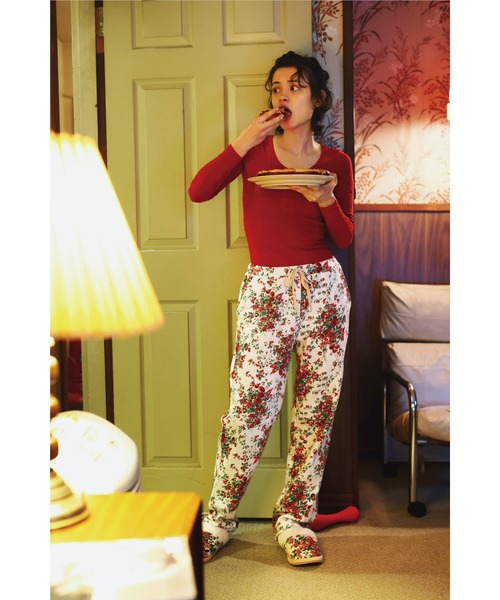 KID BLUE(キッドブルー)の「キッドブルー -裏シャギーローズパティオ -スリッパ -KGVW129 -kidblue(ルームシューズ/スリッパ・レディース・レッド/ブルー・-)」の6枚目の写真