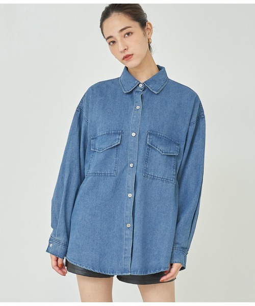 ANAP(アナップ)の「デニムオーバーサイズシャツ(シャツ/ブラウス・レディース・スミクロ/ブルー・FREE)」の15枚目の写真