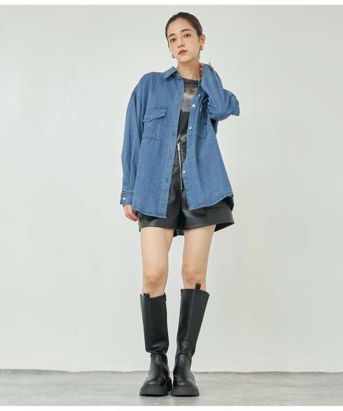 ANAP(アナップ)の「デニムオーバーサイズシャツ(シャツ/ブラウス・レディース・スミクロ/ブルー・FREE)」の19枚目の写真