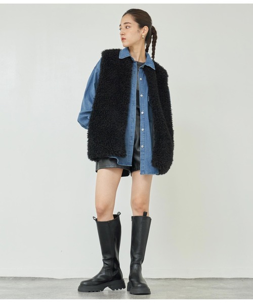 ANAP(アナップ)の「デニムオーバーサイズシャツ(シャツ/ブラウス・レディース・スミクロ/ブルー・FREE)」の20枚目の写真