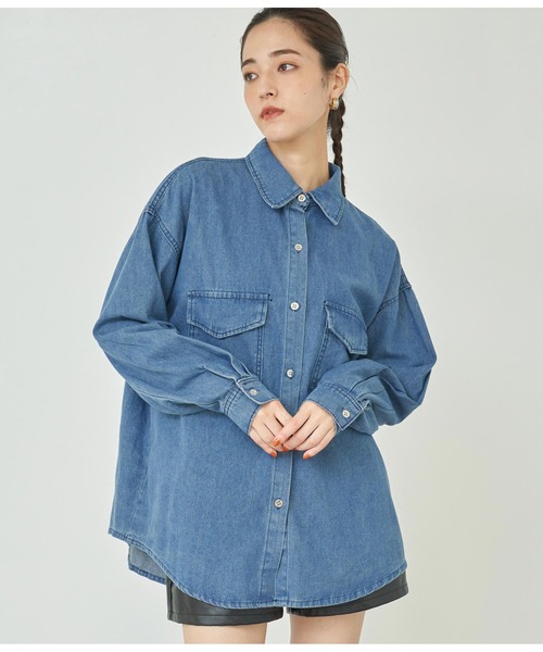 ANAP(アナップ)の「デニムオーバーサイズシャツ(シャツ/ブラウス・レディース・スミクロ/ブルー・FREE)」の3枚目の写真