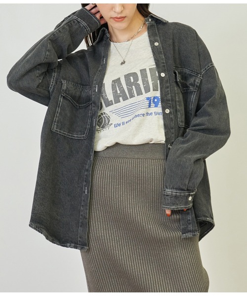 ANAP(アナップ)の「デニムオーバーサイズシャツ(シャツ/ブラウス・レディース・スミクロ/ブルー・FREE)」の7枚目の写真