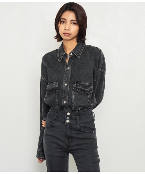 ANAP(アナップ)の「デニムオーバーサイズシャツ(シャツ/ブラウス・レディース・スミクロ/ブルー・FREE)」の9枚目の写真