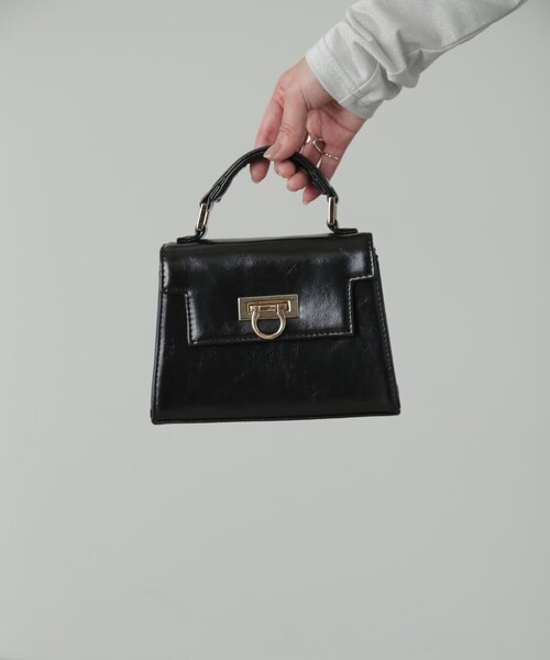 FREE'S MART（フリーズマート）の「クリップフラップバッグ（ショルダーバッグ・レディース・ブラック/ホワイト/ブルー系その他・ﾌﾘ-）」の4枚目の写真