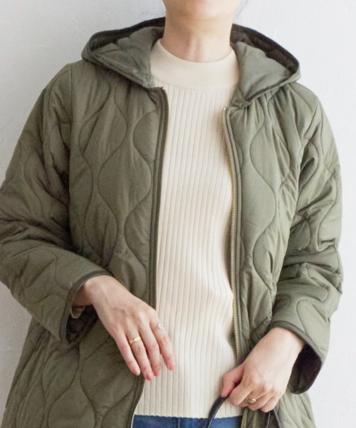 ikka（イッカ）の「抗菌モックネックリブニット（ニット/セーター・レディース・その他1/グリーン/オフホワイト/オレンジ/ブラック・L/S/M）」の2枚目の写真