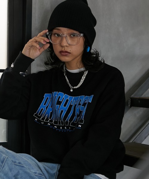 GEVS.（ジェイヴィス）の「＜大きいサイズ＞ ロゴプリント裏起毛プルオーバー GEVS.（スウェット・レディース・オートミール/ブラック・4L/LL/5L/L/3L）」の4枚目の写真