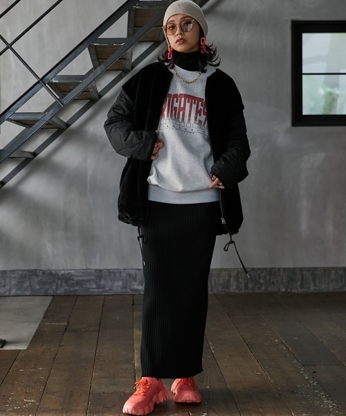 GEVS.（ジェイヴィス）の「＜大きいサイズ＞ ロゴプリント裏起毛プルオーバー GEVS.（スウェット・レディース・オートミール/ブラック・4L/LL/5L/L/3L）」の21枚目の写真