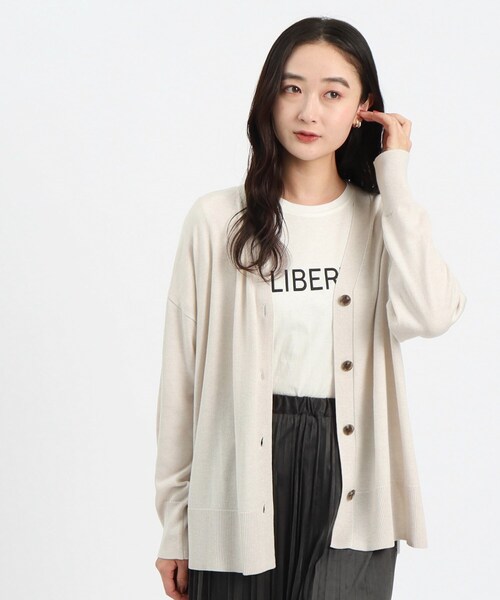 OPAQUE.CLIP（オペークドットクリップ）の「◆Vネックワイドニットカーディガン【洗濯機洗い可】（カーディガン/ボレロ・レディース・ブラック/ピンク系/ナチュラル/ブルー・42/36/40/38）」の3枚目の写真