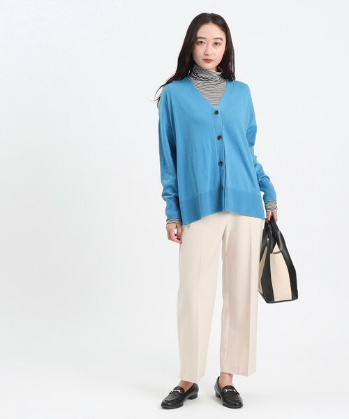 OPAQUE.CLIP（オペークドットクリップ）の「◆Vネックワイドニットカーディガン【洗濯機洗い可】（カーディガン/ボレロ・レディース・ブラック/ピンク系/ナチュラル/ブルー・42/36/40/38）」の16枚目の写真