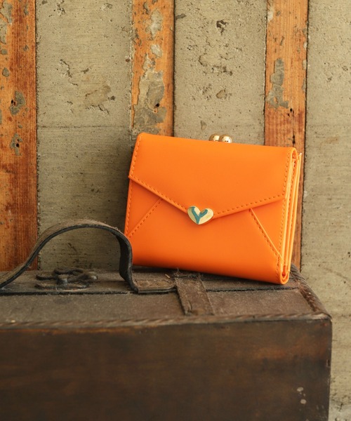 florist（フローリスト）の「シンプルハートチャームレターウォレット（財布・レディース・ブラック/スカイブルー/セージグリーン/グレイッシュベージュ/アッシュブラウン/オレンジ/グリーン/ピンク・FREE）」の8枚目の写真
