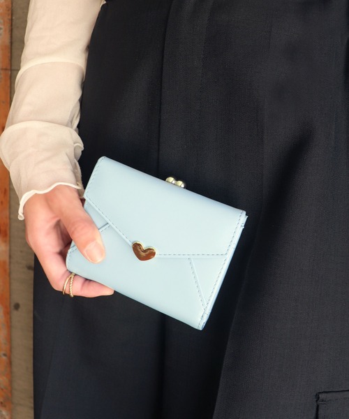 florist（フローリスト）の「シンプルハートチャームレターウォレット（財布・レディース・ブラック/スカイブルー/セージグリーン/グレイッシュベージュ/アッシュブラウン/オレンジ/グリーン/ピンク・FREE）」の6枚目の写真