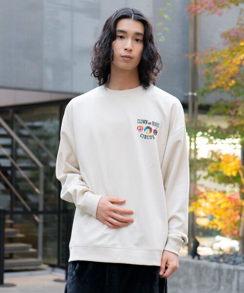 UNIIT(ユニット)の「【UNIIT/ユニット】フェイクスエード ワンポイント刺繍 クルーネック スウェット トレーナー(スウェット・メンズ・アイボリー/チャコールグレー/ブラウン・MEDIUM/LARGE)」の14枚目の写真