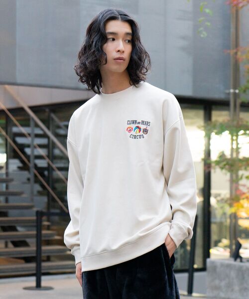 UNIIT(ユニット)の「【UNIIT/ユニット】フェイクスエード ワンポイント刺繍 クルーネック スウェット トレーナー(スウェット・メンズ・アイボリー/チャコールグレー/ブラウン・MEDIUM/LARGE)」の13枚目の写真