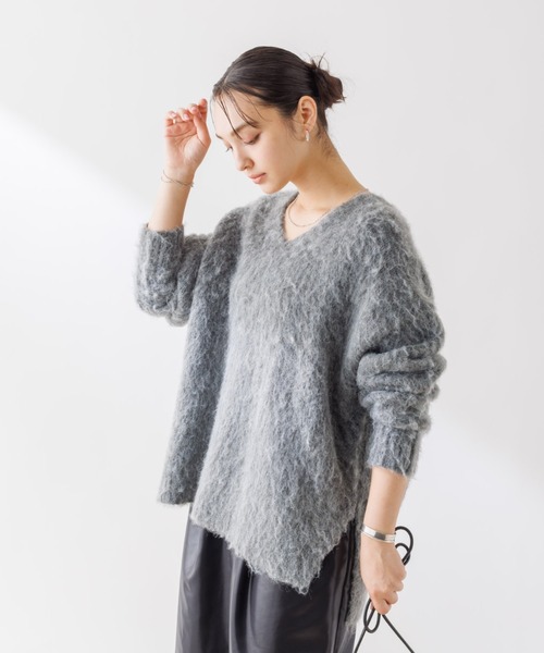 Rouge vif（ルージュヴィフ）の「【一部店舗限定】シャギーフォルムVネックニット（ニット/セーター・レディース・アイボリー/チャコールグレー/ベージュ・フリー）」の9枚目の写真