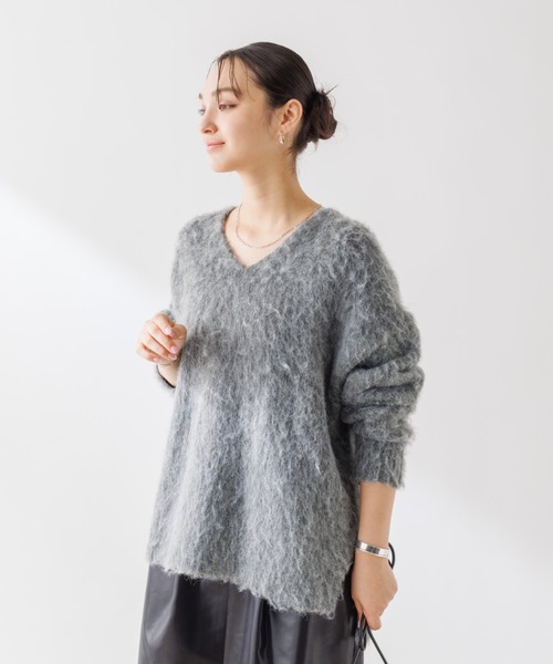 Rouge vif（ルージュヴィフ）の「【一部店舗限定】シャギーフォルムVネックニット（ニット/セーター・レディース・アイボリー/チャコールグレー/ベージュ・フリー）」の10枚目の写真