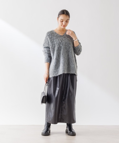 Rouge vif（ルージュヴィフ）の「【一部店舗限定】シャギーフォルムVネックニット（ニット/セーター・レディース・アイボリー/チャコールグレー/ベージュ・フリー）」の12枚目の写真