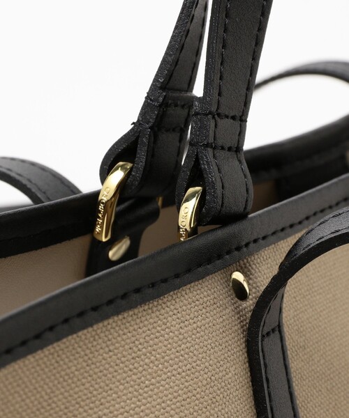 VIOLAd'ORO（ヴィオラドーロ）の「VIOLAd’ORO × Demi-Luxe BEAMS / 別注 コットンキャンバス ショルダ―バッグ（トートバッグ・レディース・ブラック系その他3・ONE SIZE）」の17枚目の写真