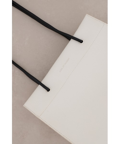 AZUL by moussy（アズールバイマウジー）の「ナローハンドルショッパーバッグ（ショルダーバッグ・レディース・アイボリー/ブラック/ブルー/シルバー・FREE）」の11枚目の写真