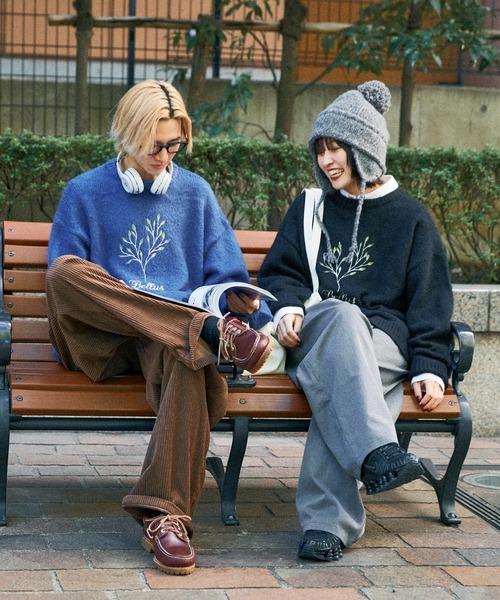 Adoon plain（アドーンプレーン）の「リーフ刺繍シャギーニット