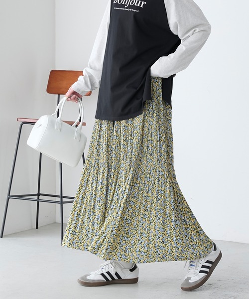 BONLECILL(ボンルシール)の「アソート柄マジョリカプリーツスカート(スカート・レディース・レッド系2/レッド系1/ブルー系1/イエロー系1/ブラック系1/パープル系1・FREE)」の5枚目の写真