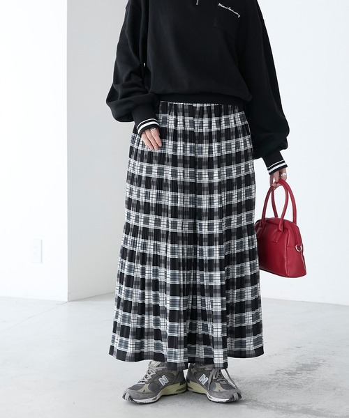 BONLECILL(ボンルシール)の「アソート柄マジョリカプリーツスカート(スカート・レディース・レッド系2/レッド系1/ブルー系1/イエロー系1/ブラック系1/パープル系1・FREE)」の17枚目の写真