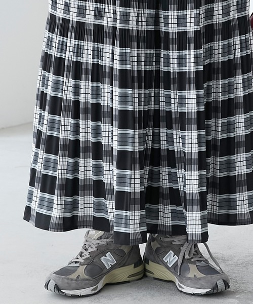 BONLECILL(ボンルシール)の「アソート柄マジョリカプリーツスカート(スカート・レディース・レッド系2/レッド系1/ブルー系1/イエロー系1/ブラック系1/パープル系1・FREE)」の20枚目の写真