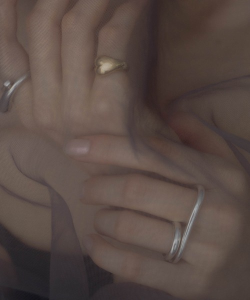 loni（ロニ）の「【金属アレルギー対応】Heart pinky ring/ハートピンキーリング（リング・レディース・シルバー/ゴールド・#5/#3）」の9枚目の写真