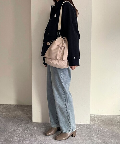 fredy emue（フレディエミュ）の「2ポケ2WAY巾着バッグ（ショルダーバッグ・レディース・オリーブ/ブラック/ベージュ・FREE）」の4枚目の写真