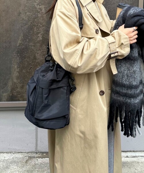 fredy emue（フレディエミュ）の「2ポケ2WAY巾着バッグ（ショルダーバッグ・レディース・オリーブ/ブラック/ベージュ・FREE）」の14枚目の写真