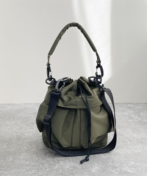 fredy emue（フレディエミュ）の「2ポケ2WAY巾着バッグ（ショルダーバッグ・レディース・オリーブ/ブラック/ベージュ・FREE）」の18枚目の写真