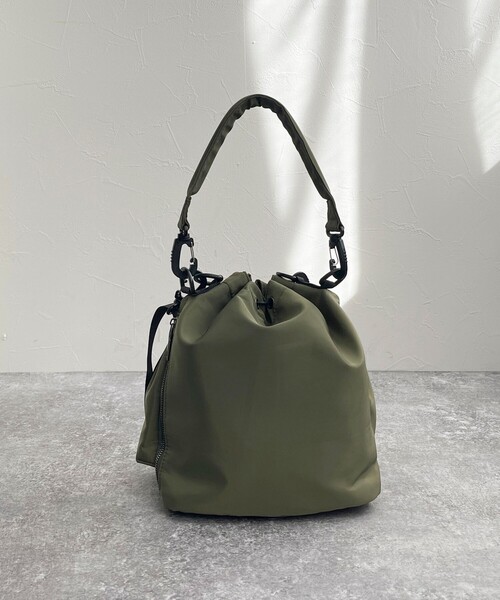 fredy emue（フレディエミュ）の「2ポケ2WAY巾着バッグ（ショルダーバッグ・レディース・オリーブ/ブラック/ベージュ・FREE）」の21枚目の写真