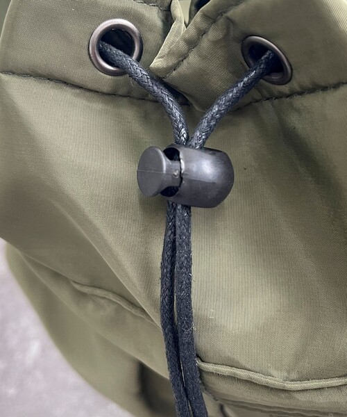 fredy emue（フレディエミュ）の「2ポケ2WAY巾着バッグ（ショルダーバッグ・レディース・オリーブ/ブラック/ベージュ・FREE）」の8枚目の写真