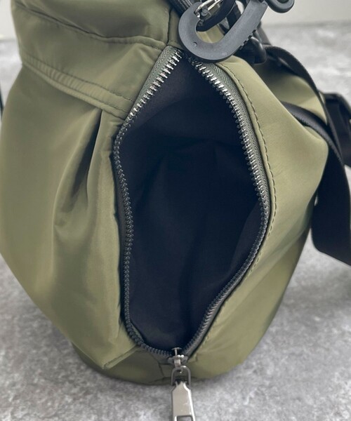 fredy emue（フレディエミュ）の「2ポケ2WAY巾着バッグ（ショルダーバッグ・レディース・オリーブ/ブラック/ベージュ・FREE）」の13枚目の写真