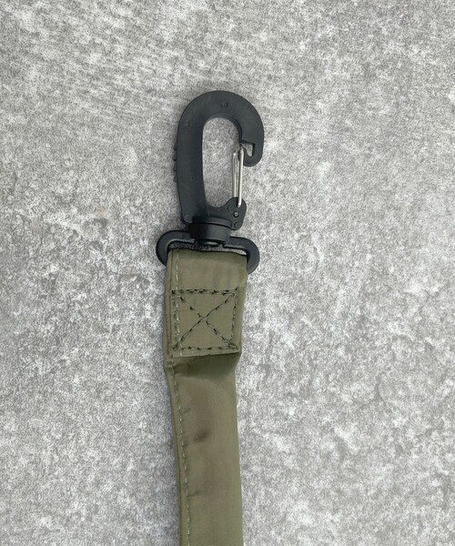 fredy emue（フレディエミュ）の「2ポケ2WAY巾着バッグ（ショルダーバッグ・レディース・オリーブ/ブラック/ベージュ・FREE）」の11枚目の写真