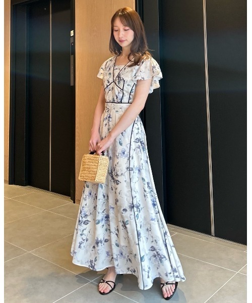 新品未使用　フレイ アイディー　サテンパイピングプリントシフォンワンピース Amazon.co.jp: [フレイ アイディー] サテンパイピングプリント