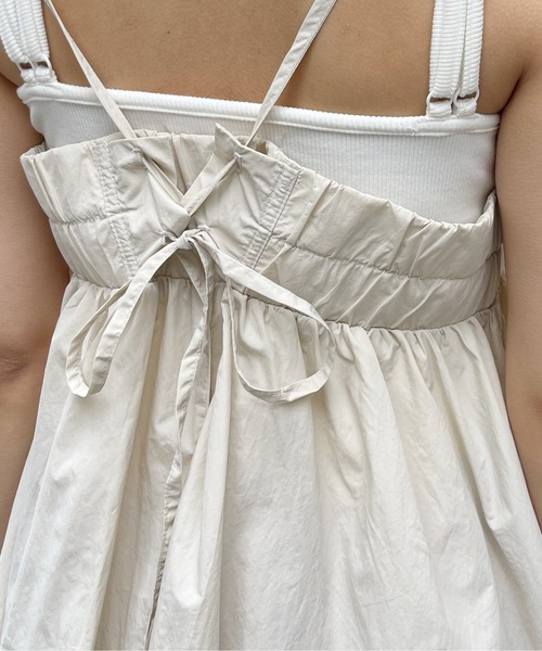 Meli rich（メリーリッチ）の「レースアップナイロンフレアキャミワンピース（ワンピース・レディース・グリーン/アイボリー・MEDIUM）」の14枚目の写真