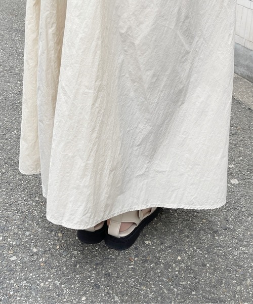 Meli rich（メリーリッチ）の「レースアップナイロンフレアキャミワンピース（ワンピース・レディース・グリーン/アイボリー・MEDIUM）」の15枚目の写真