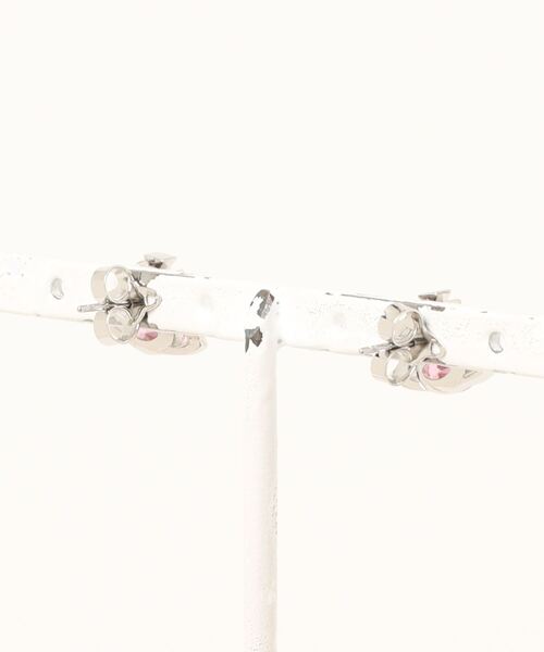 Vivienne Westwood(ヴィヴィアンウエストウッド)の「ALLIE EARRINGS(ピアス(両耳用)・レディース・ゴールド系その他2/シルバー系その他/ゴールド系その他/ブラック・FREE)」の5枚目の写真