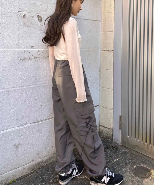 NANEA(ナネア)の「ドローコードワイドカーゴパンツ(カーゴパンツ・レディース・ベージュ/グレー・SMALL/MEDIUM)」の6枚目の写真