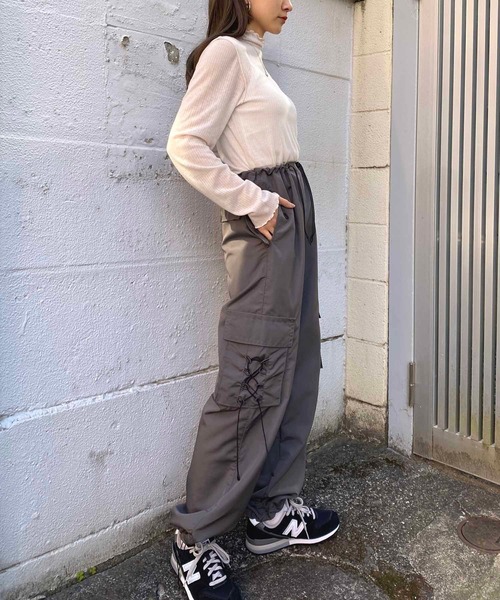 NANEA(ナネア)の「ドローコードワイドカーゴパンツ(カーゴパンツ・レディース・ベージュ/グレー・SMALL/MEDIUM)」の4枚目の写真